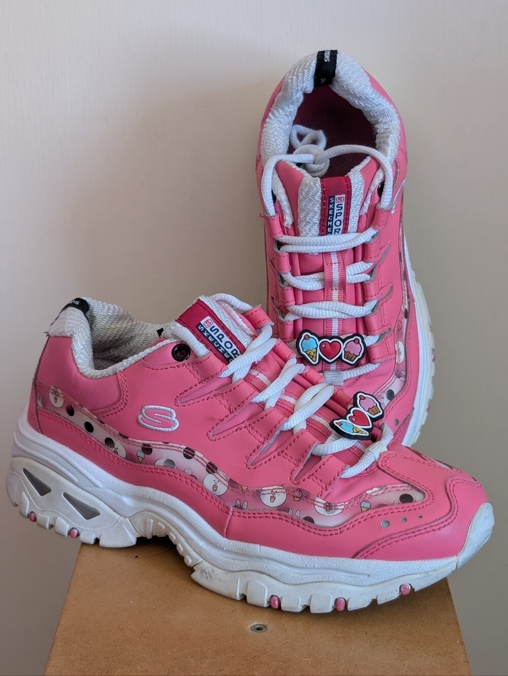 SKECHERS X LINE FRIENDS Energy-Animated Outlook "Choco" Sneakers US 6.5